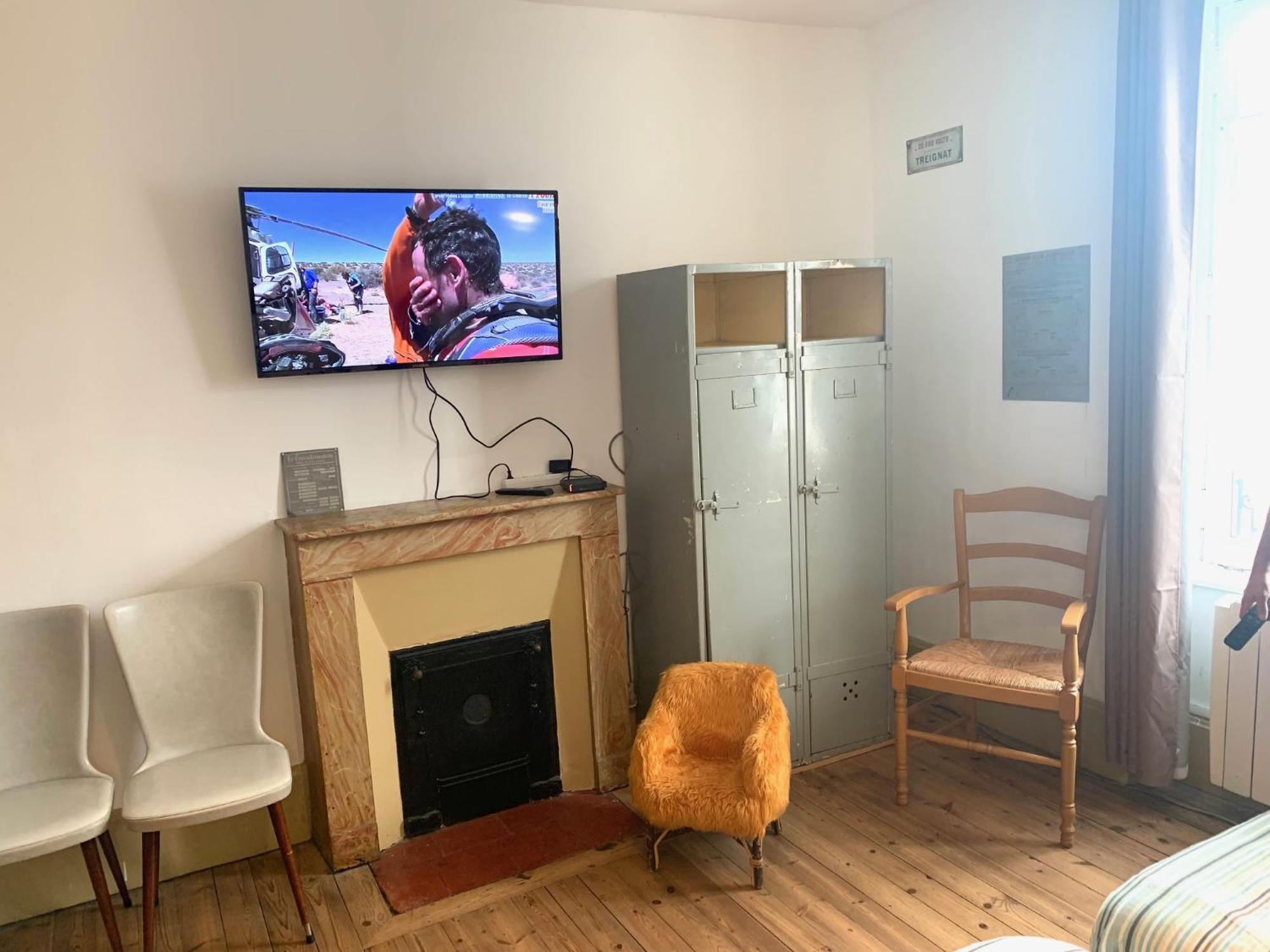 La Cremaillere Apartment Huriel Bagian luar foto